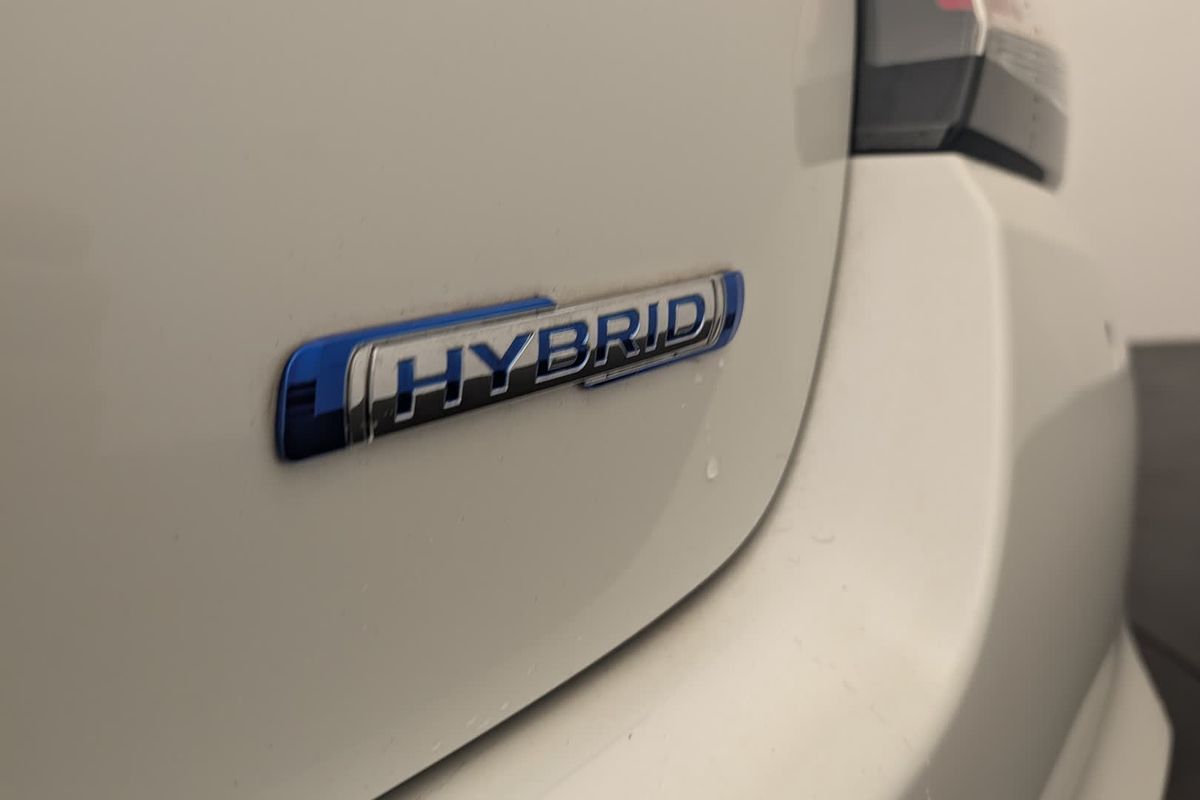 2025 Suzuki Swift Hybrid Plus UZ