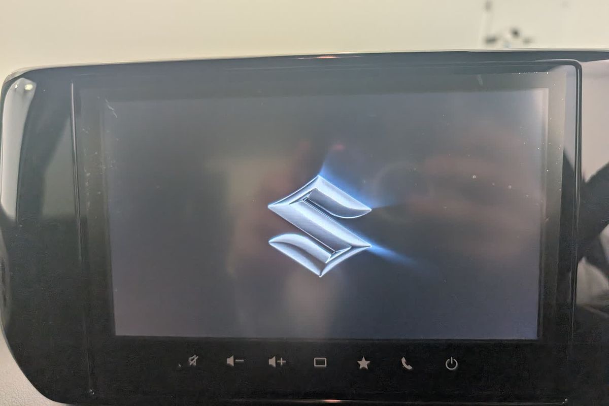 2025 Suzuki Swift Hybrid Plus UZ