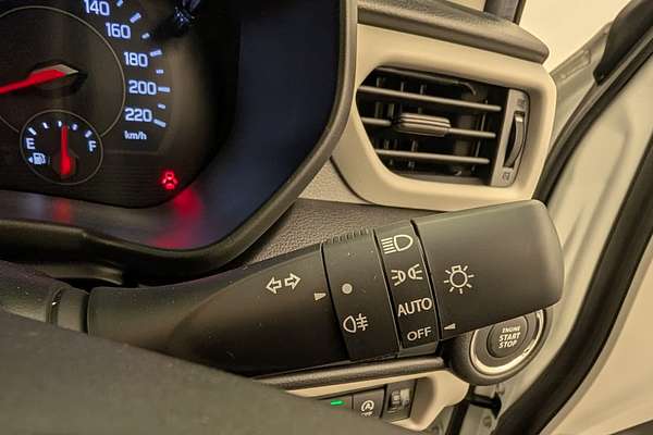 2025 Suzuki Swift Hybrid Plus UZ