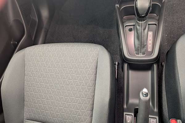 2025 Suzuki Swift Hybrid Plus UZ