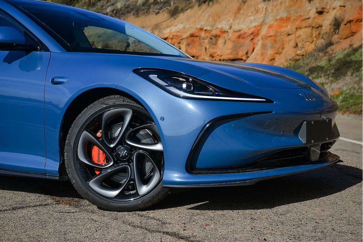 2025 MG IM5 Performance P12L