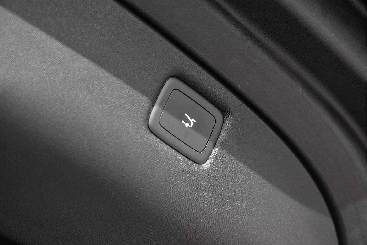 2025 MG IM5 Performance P12L