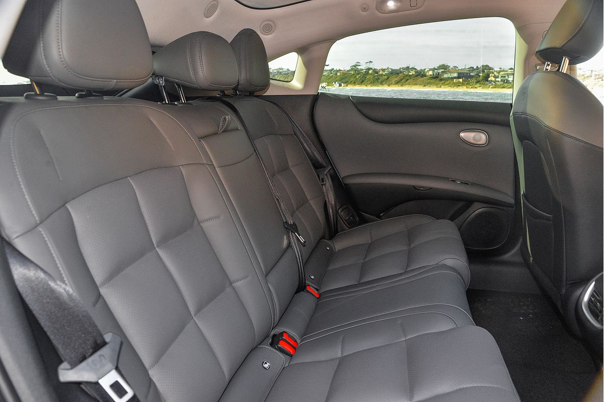 2025 MG IM5 Performance P12L