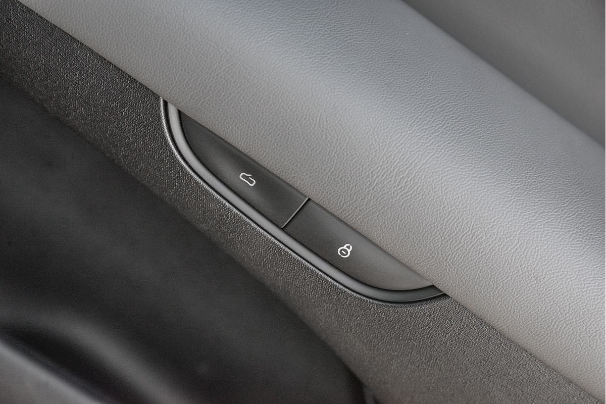 2025 MG IM5 Performance P12L