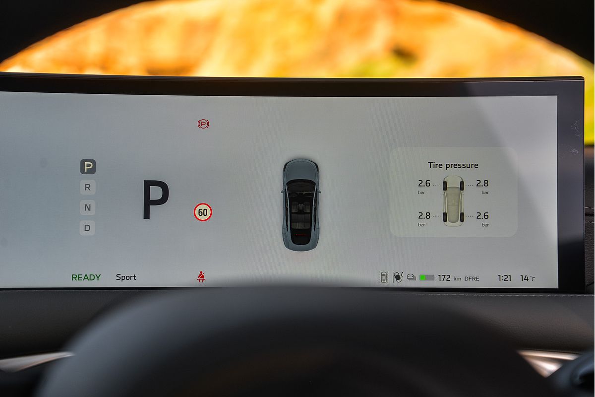 2025 MG IM5 Performance P12L