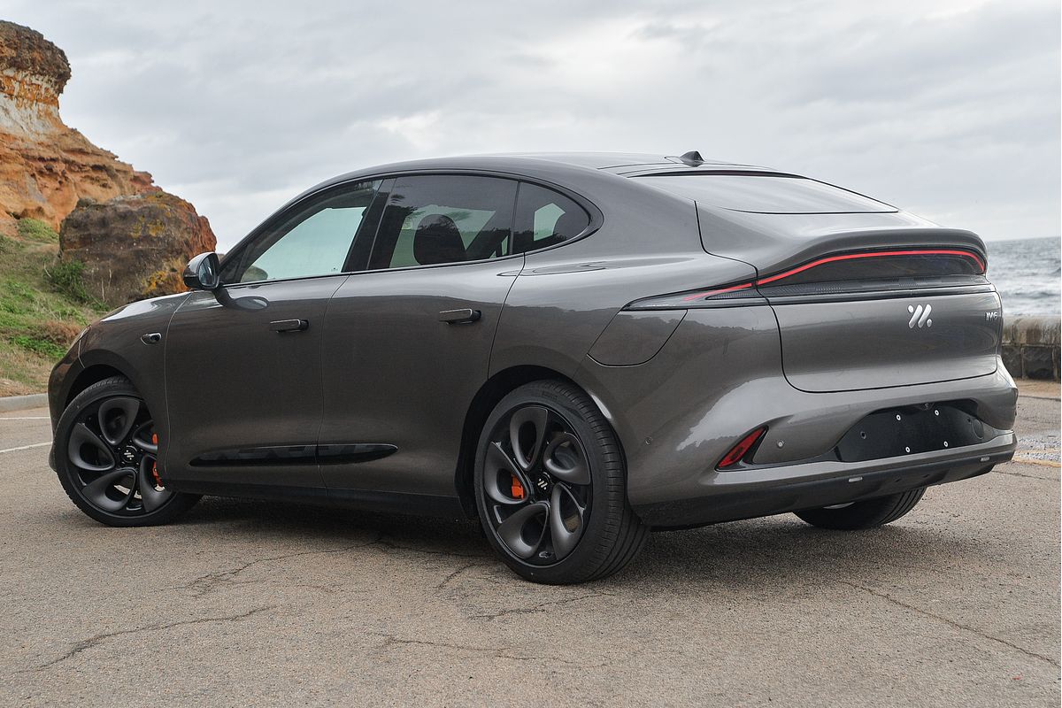 2025 MG IM6 Performance S12L