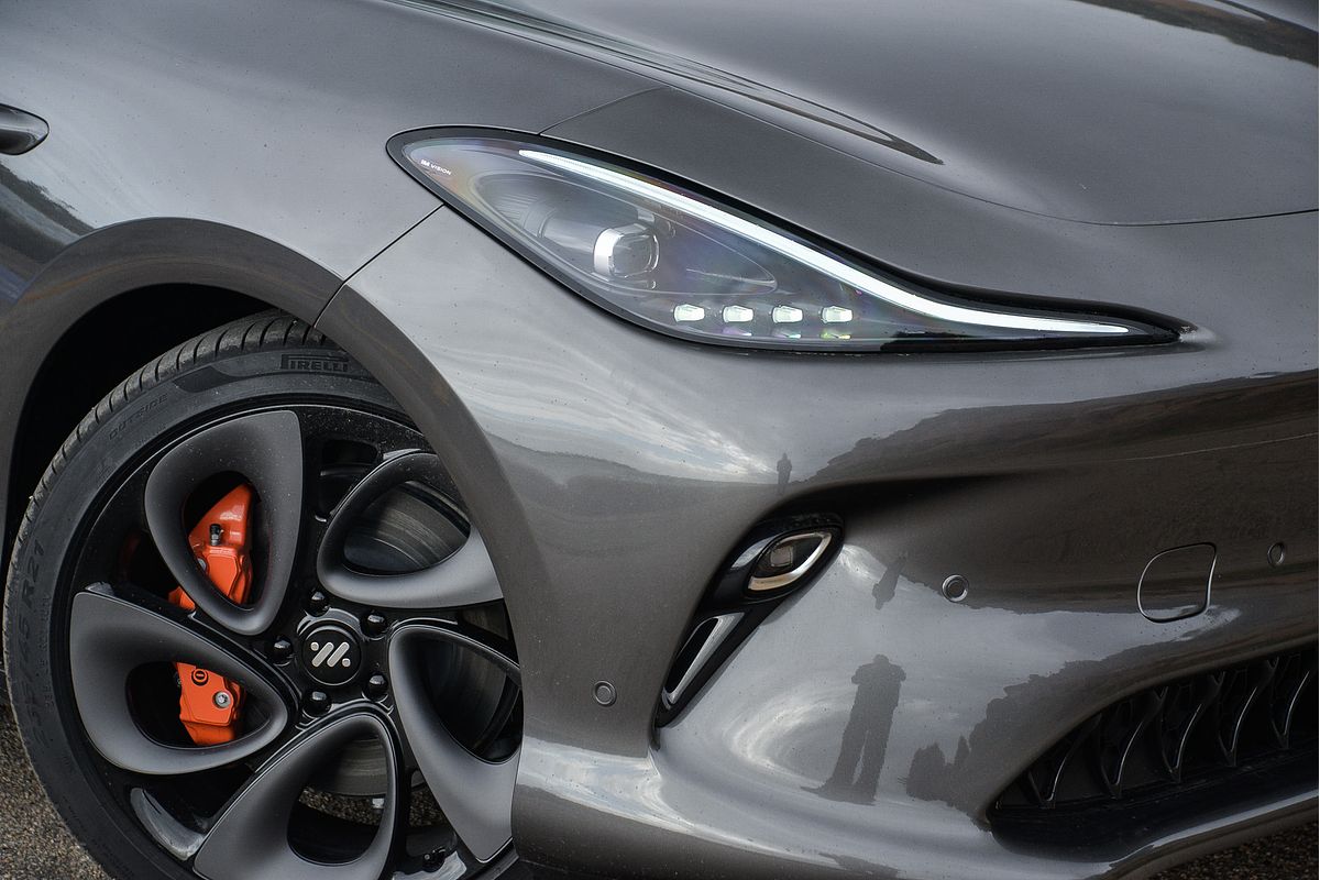 2025 MG IM6 Performance S12L