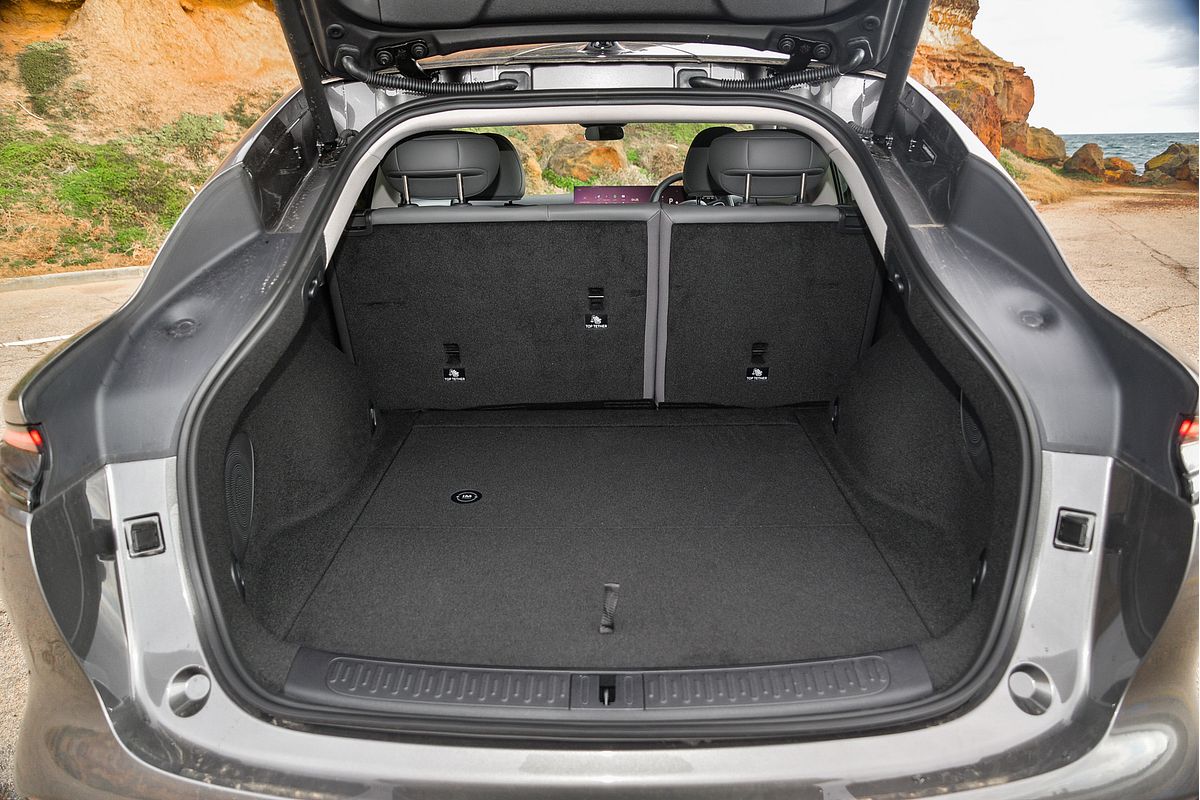 2025 MG IM6 Performance S12L