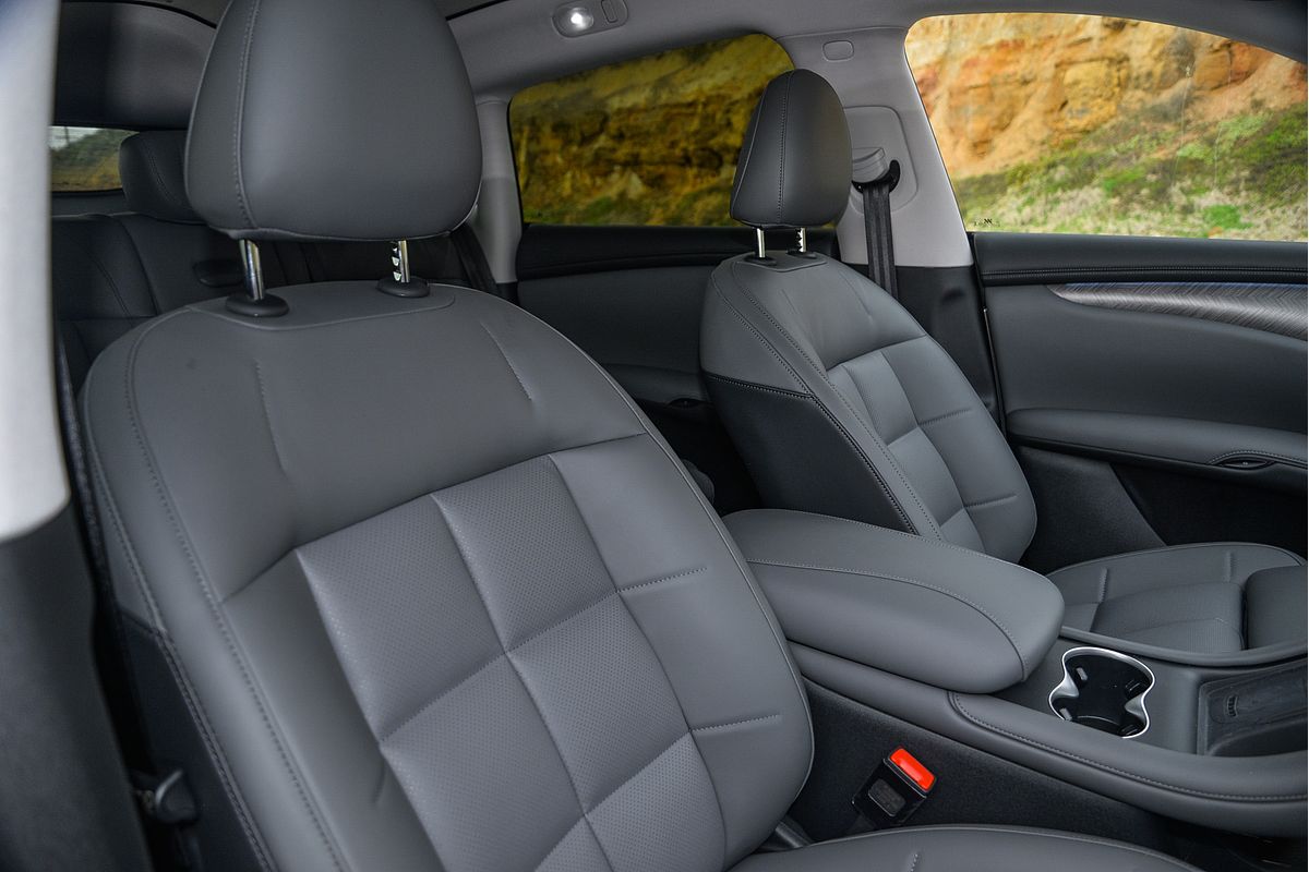 2025 MG IM6 Performance S12L