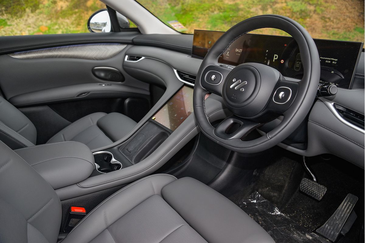 2025 MG IM6 Performance S12L