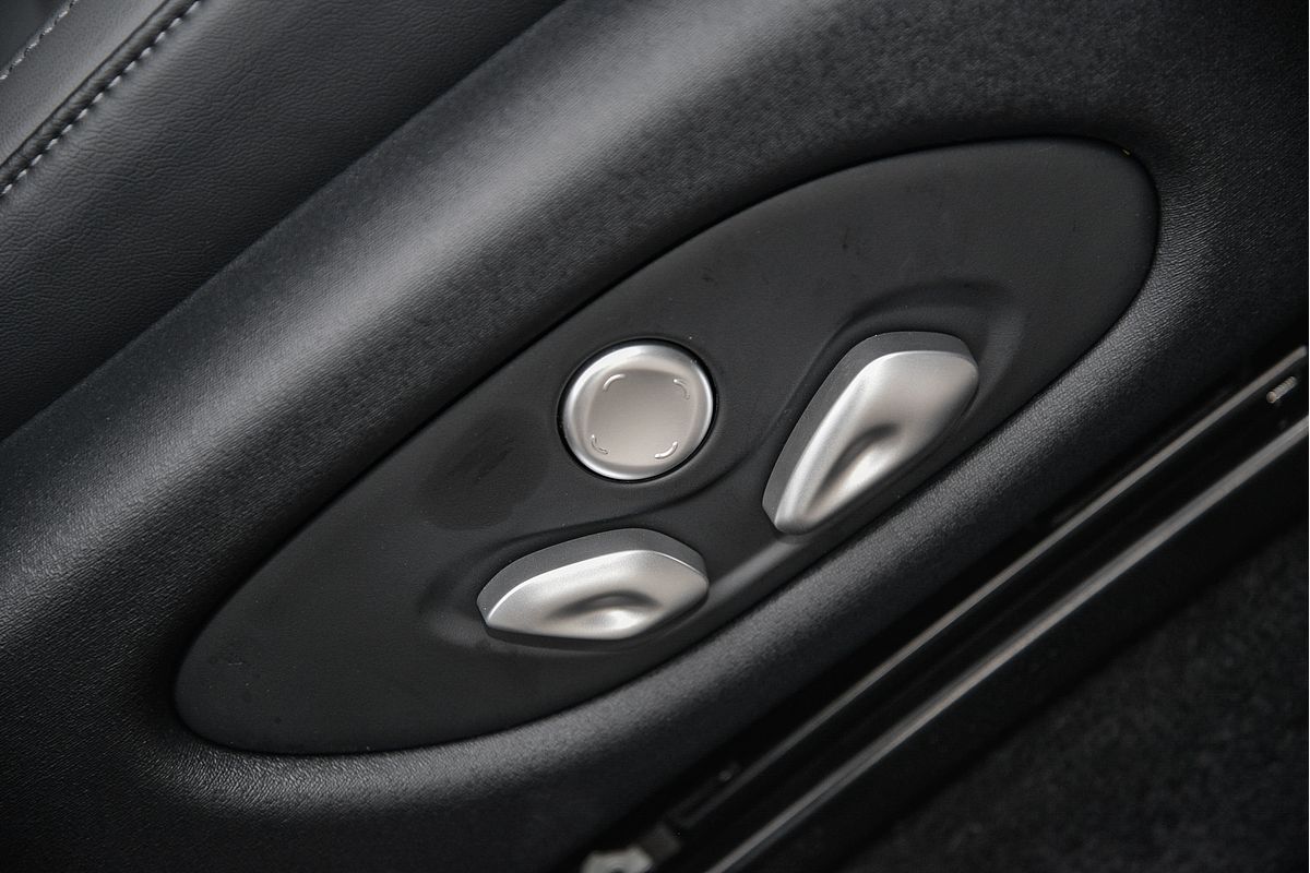 2025 MG IM6 Performance S12L