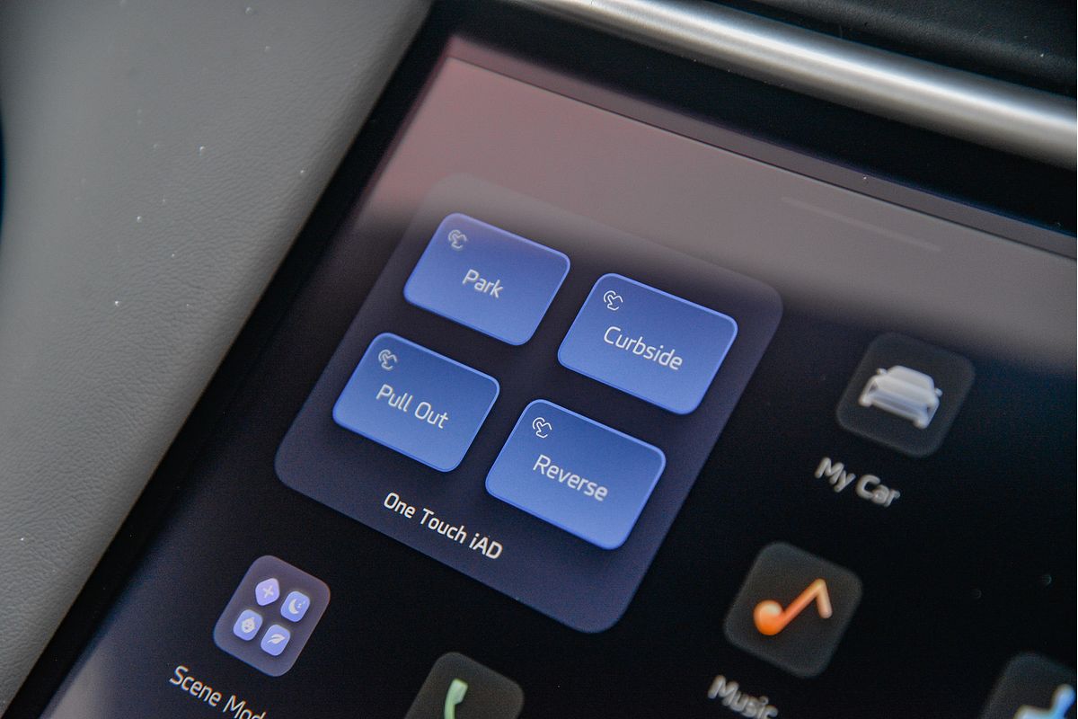 2025 MG IM6 Performance S12L