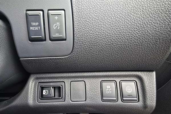 2024 Nissan Navara ST-X D23 4X4
