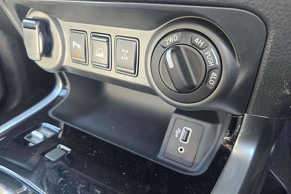2024 Nissan Navara ST-X D23 4X4