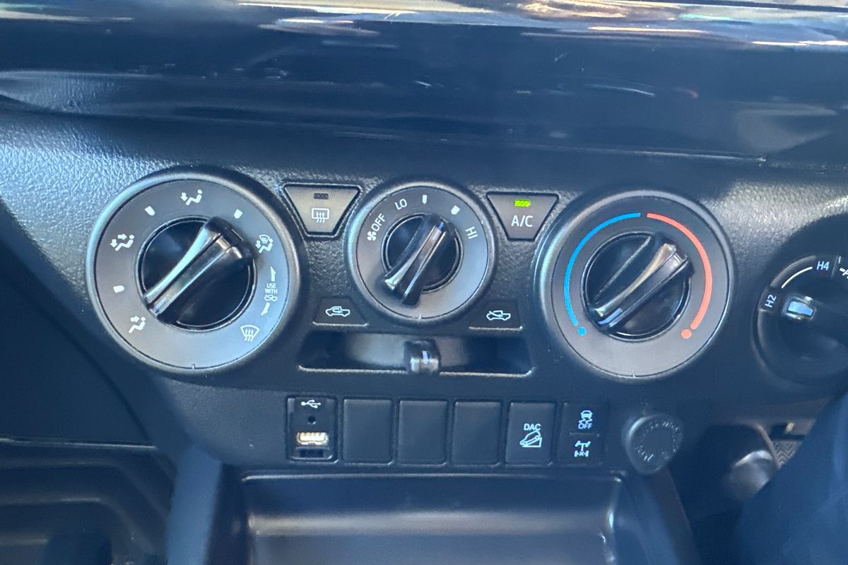 2021 Toyota Hilux SR GUN126R 4X4