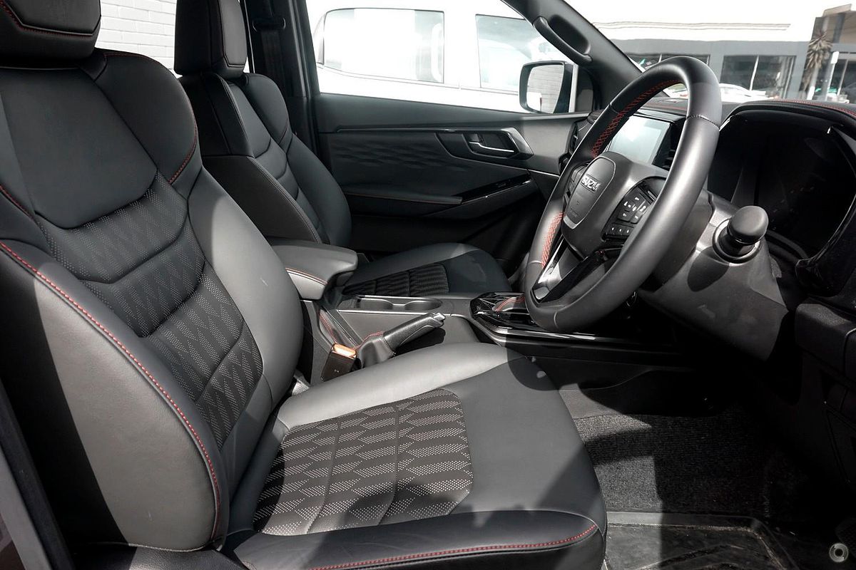 2025 Isuzu D-MAX X-TERRAIN 4X4