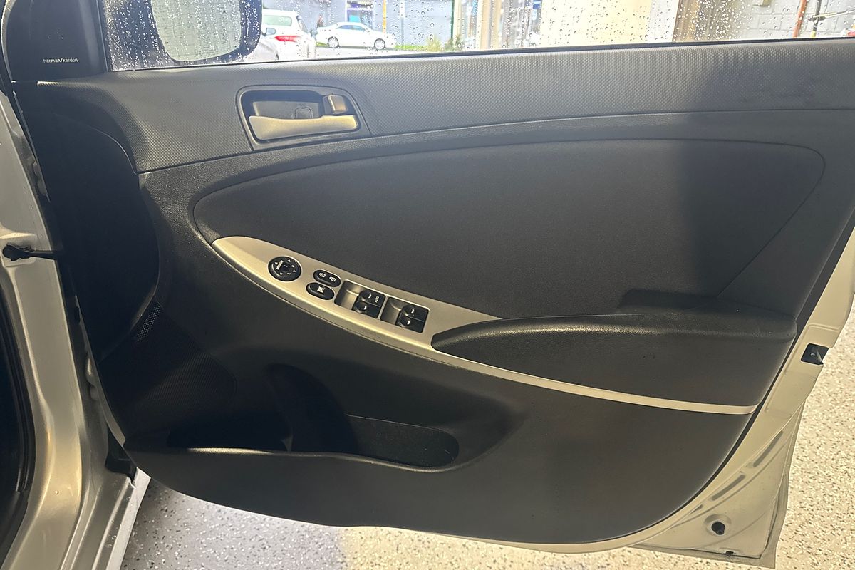 2016 Hyundai Accent Active RB4