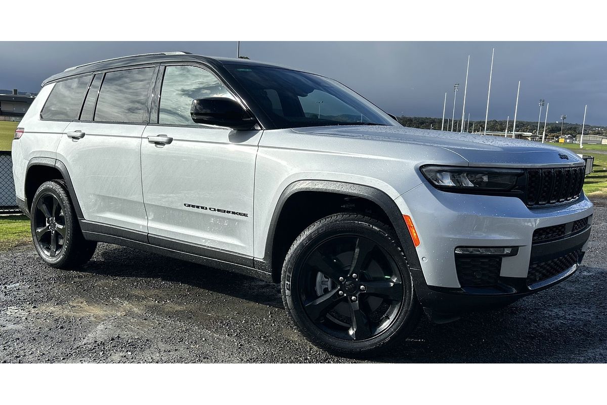 2025 Jeep Grand Cherokee Night Eagle WL
