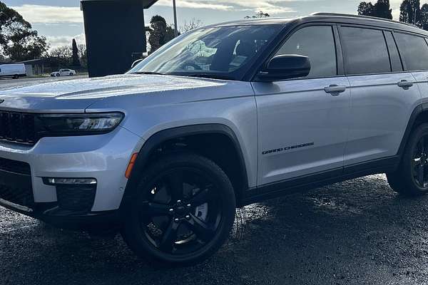2025 Jeep Grand Cherokee Night Eagle WL
