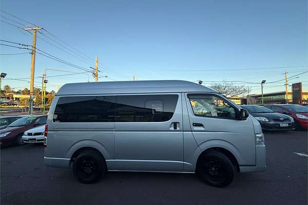 2016 Toyota HIACE