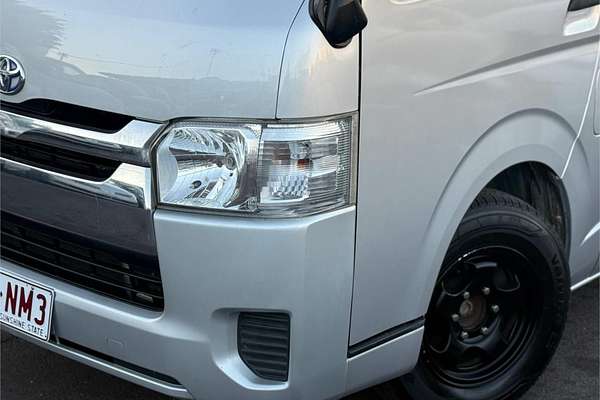 2016 Toyota HIACE