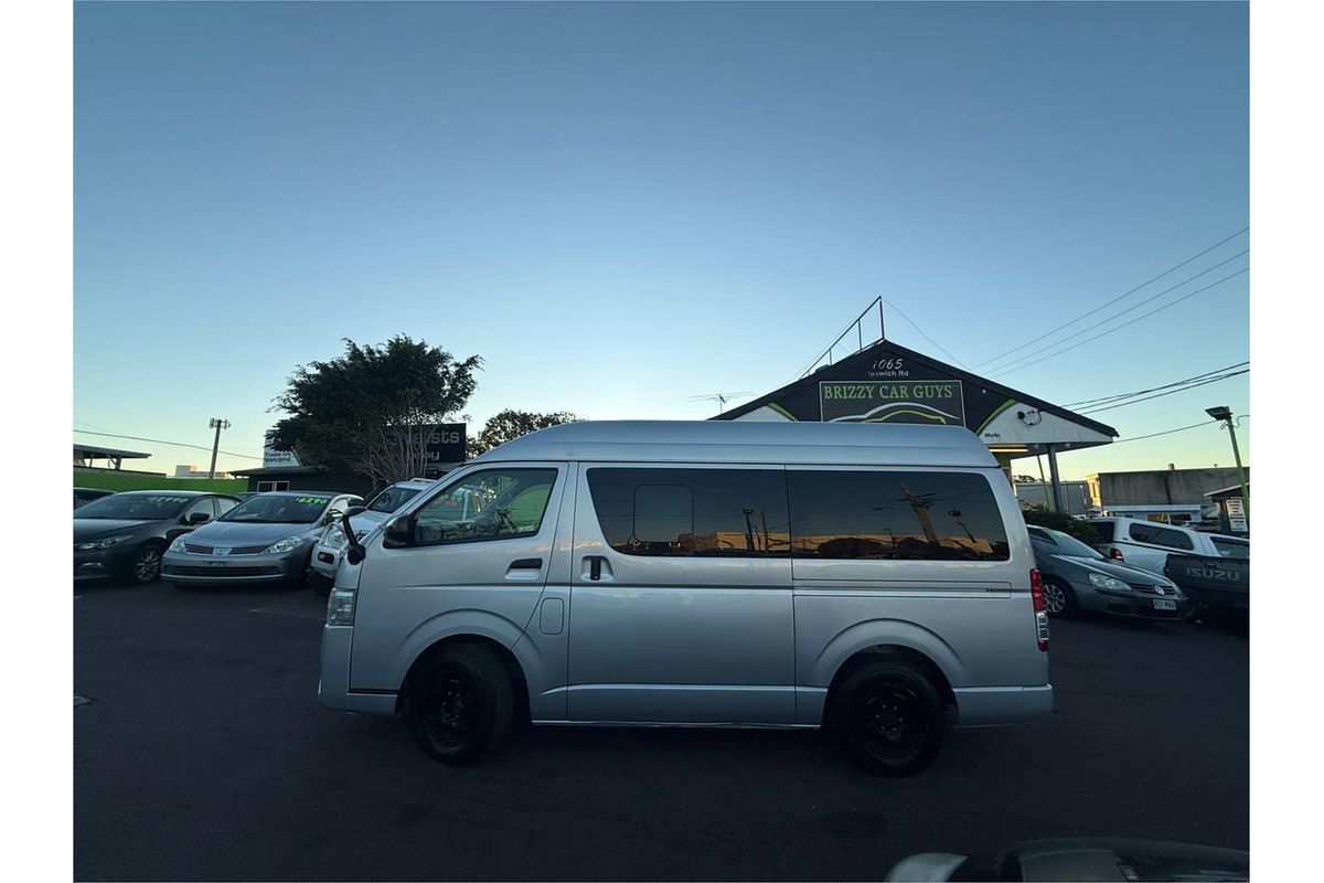 2016 Toyota HIACE