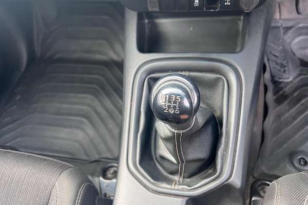 2019 Toyota Hilux SR GUN126R 4X4