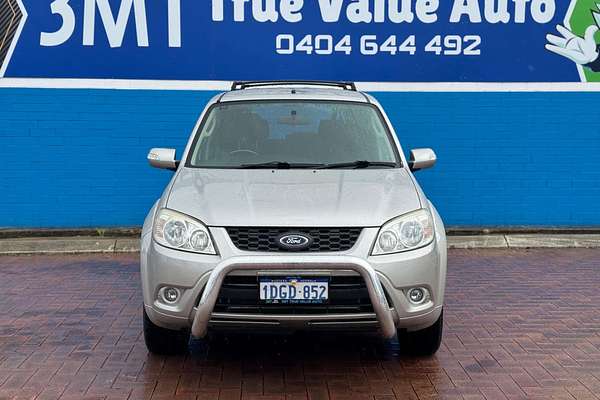 2010 Ford Escape  ZD