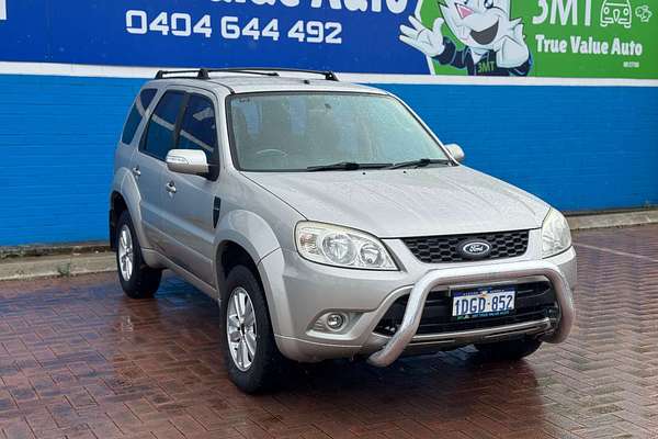 2010 Ford Escape  ZD