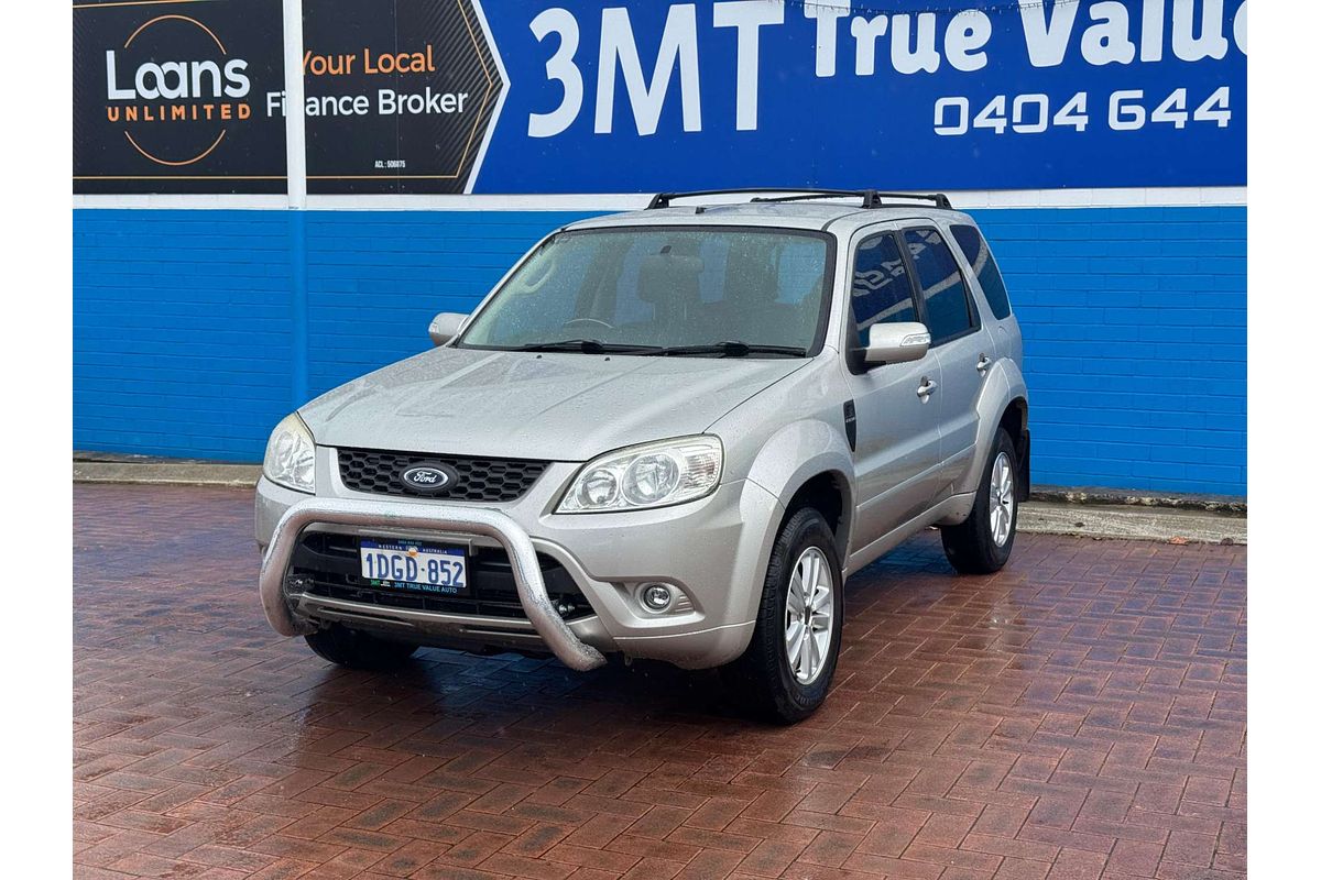 2010 Ford Escape  ZD