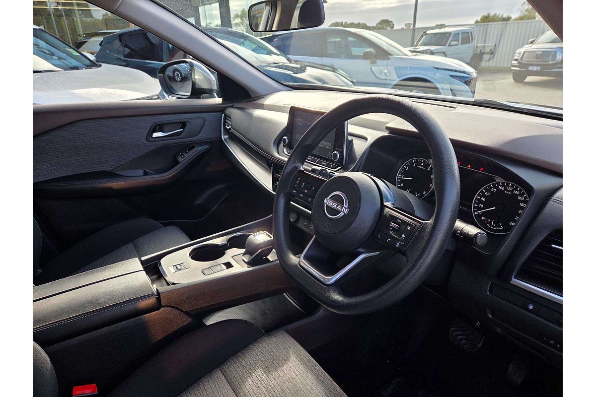 2024 Nissan X-TRAIL ST T33