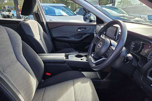 2024 Nissan X-TRAIL ST T33