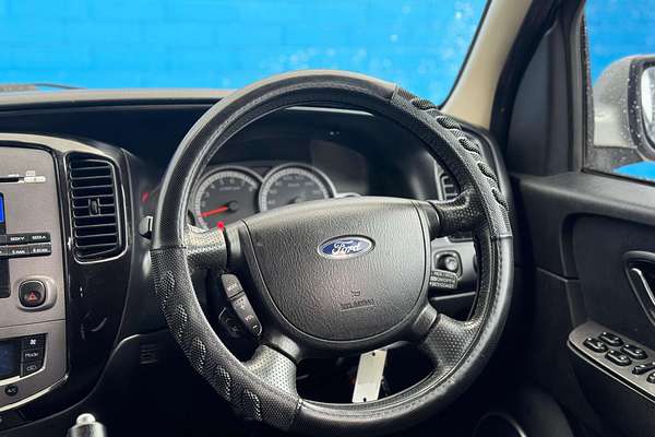 2010 Ford Escape  ZD
