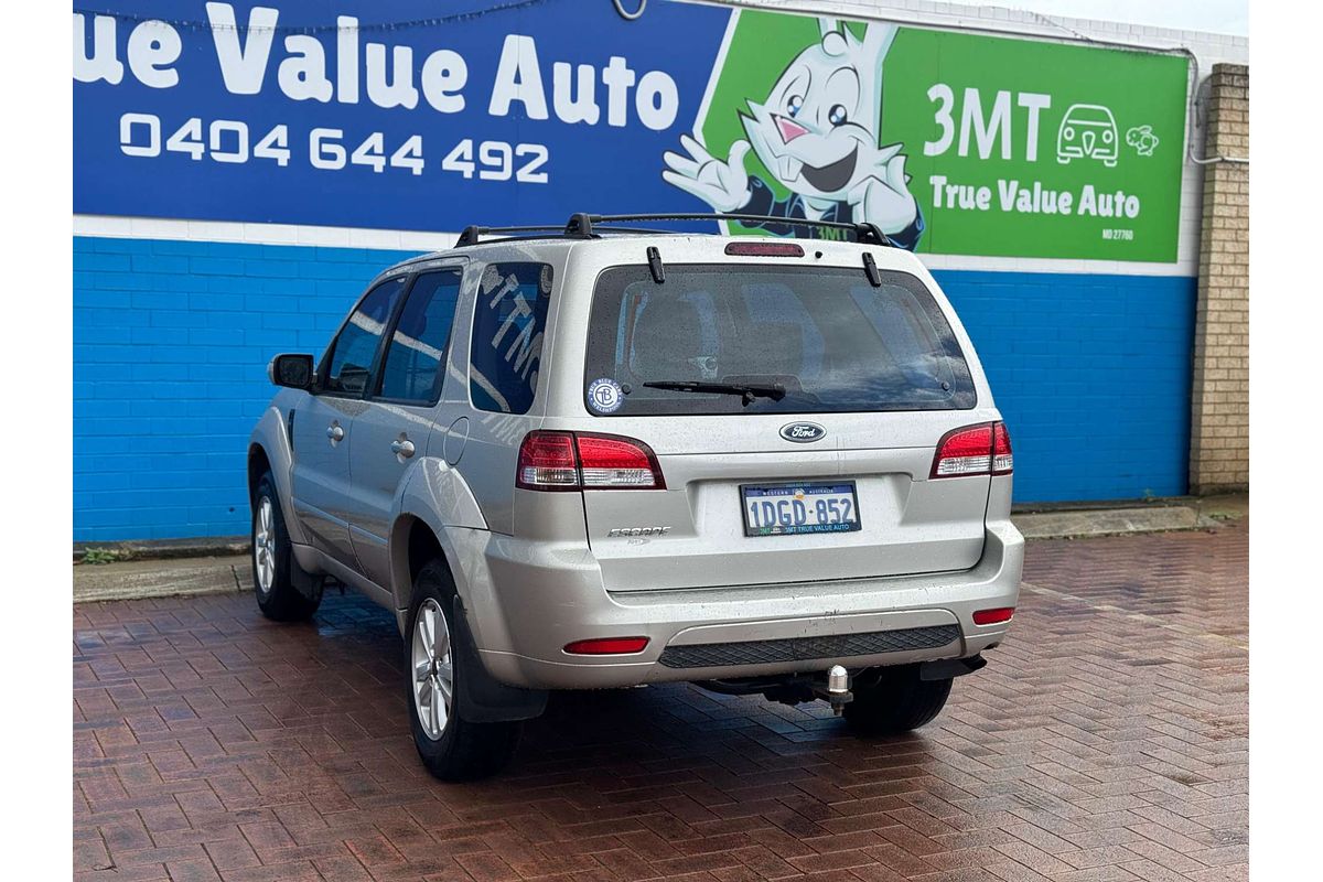 2010 Ford Escape  ZD