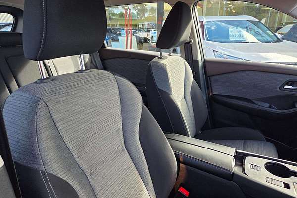 2024 Nissan X-TRAIL ST T33