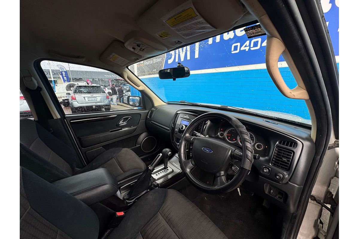 2010 Ford Escape  ZD
