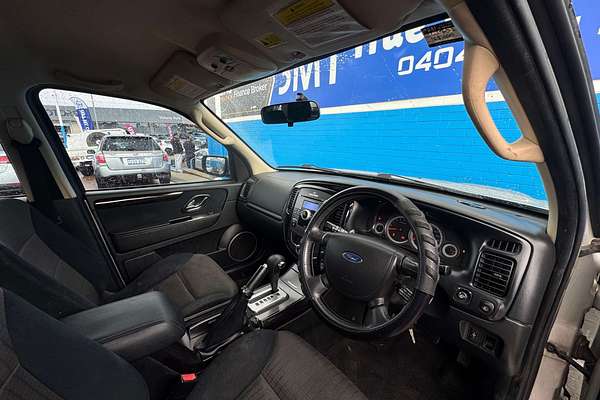 2010 Ford Escape  ZD