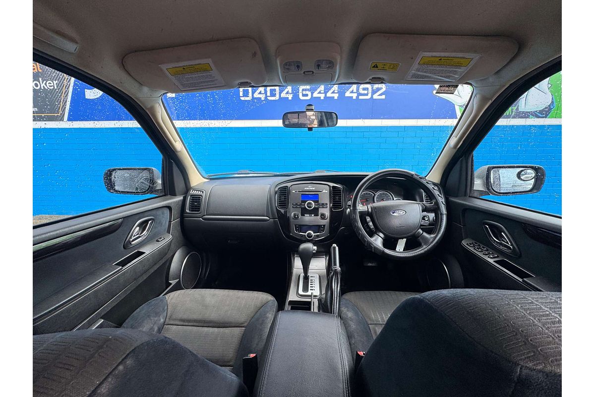 2010 Ford Escape  ZD