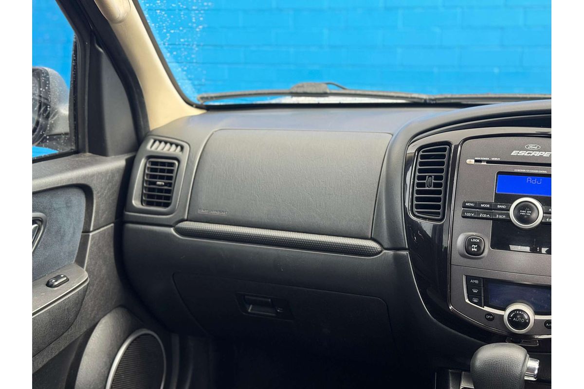 2010 Ford Escape  ZD
