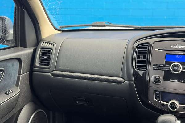 2010 Ford Escape  ZD