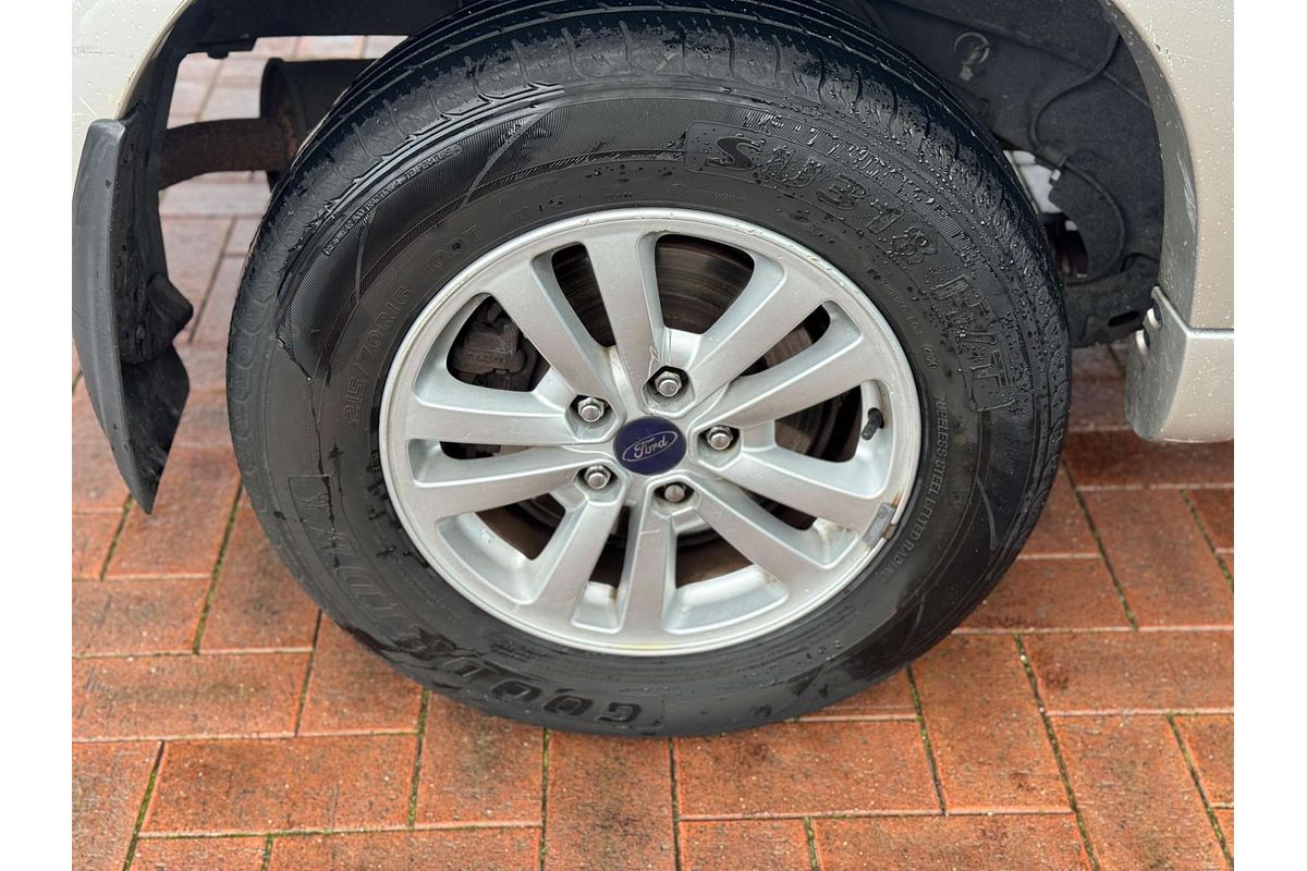 2010 Ford Escape  ZD