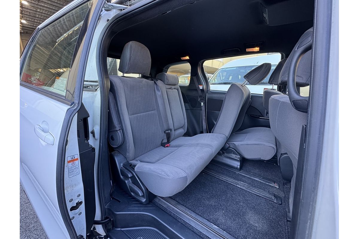 2018 Toyota Tarago GLi ACR50R