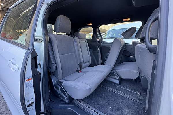 2018 Toyota Tarago GLi ACR50R