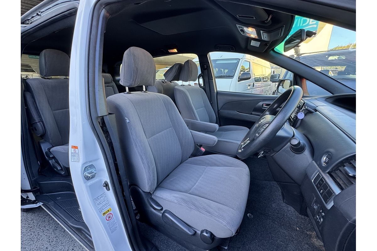 2018 Toyota Tarago GLi ACR50R