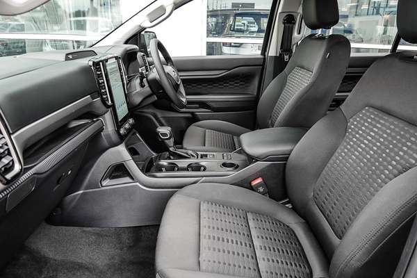 2024 Ford Everest Ambiente 2.0L