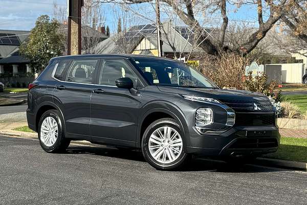 2024 Mitsubishi Outlander ES ZM