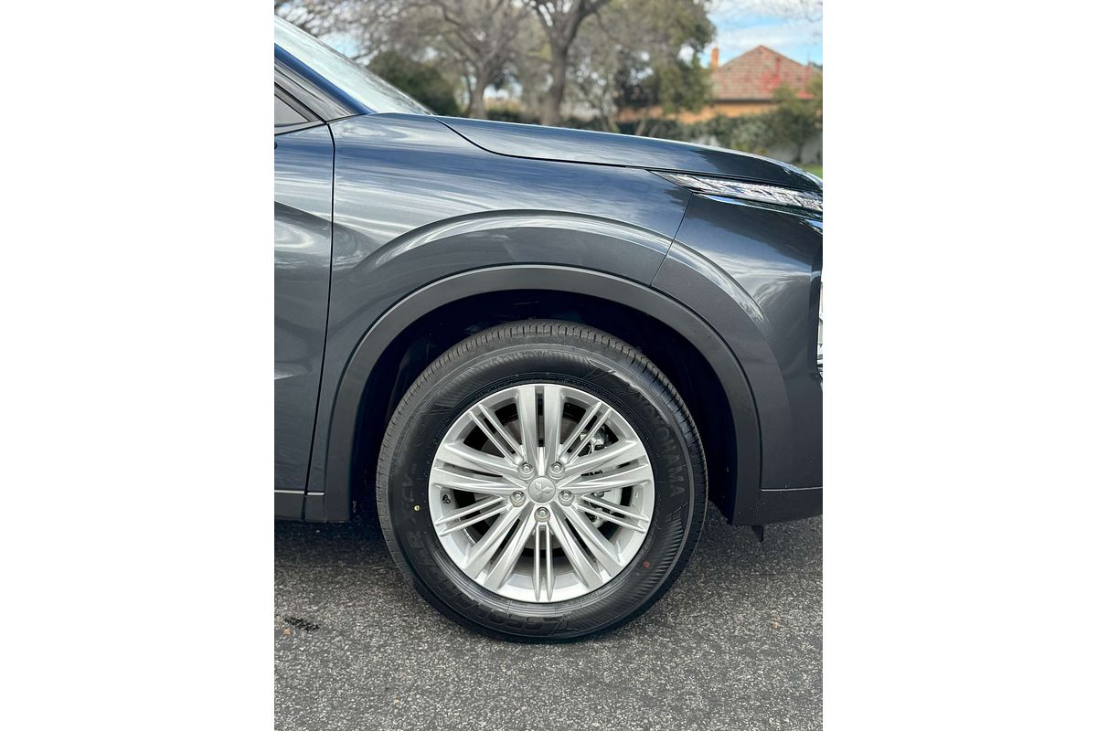 2024 Mitsubishi Outlander ES ZM