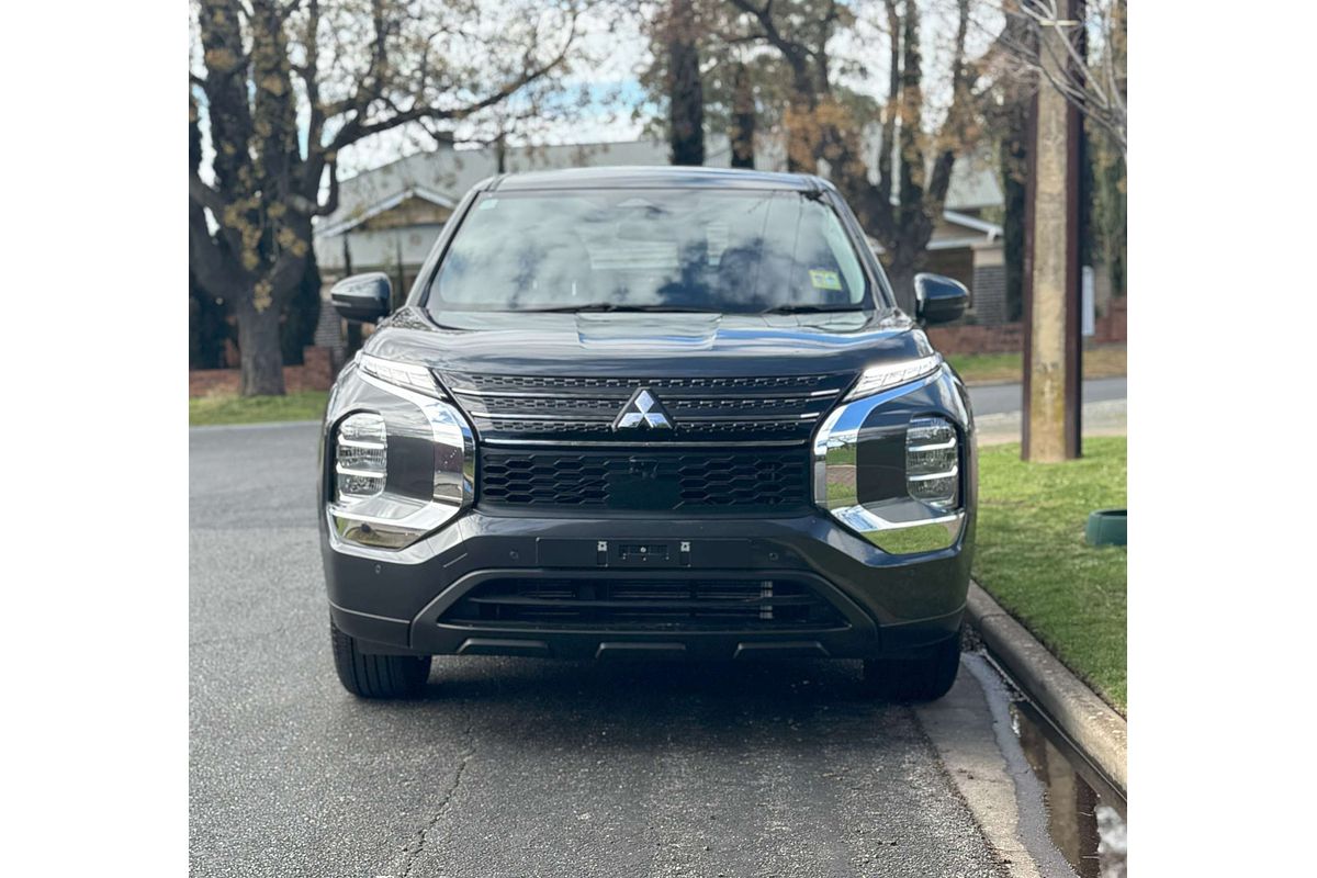 2024 Mitsubishi Outlander ES ZM