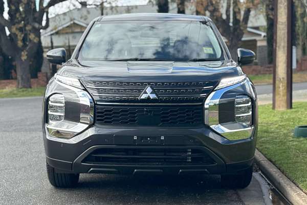 2024 Mitsubishi Outlander ES ZM