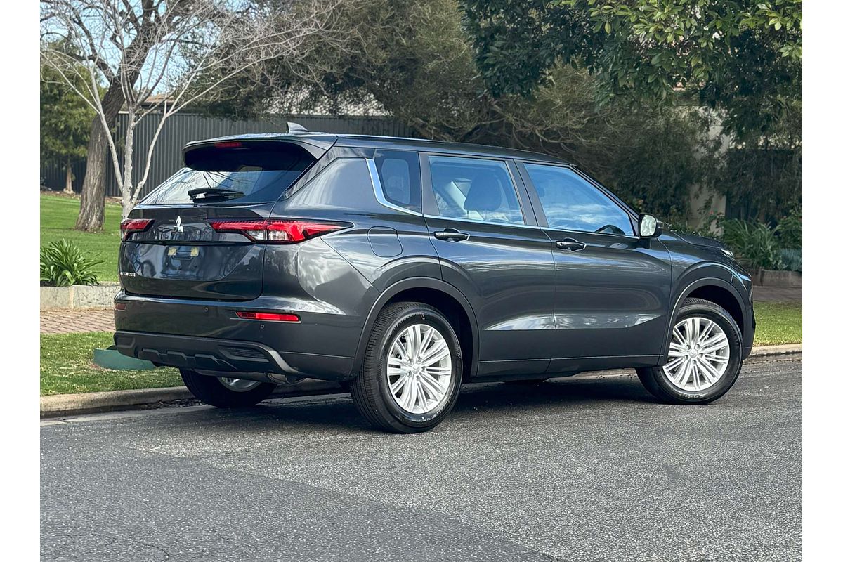 2024 Mitsubishi Outlander ES ZM